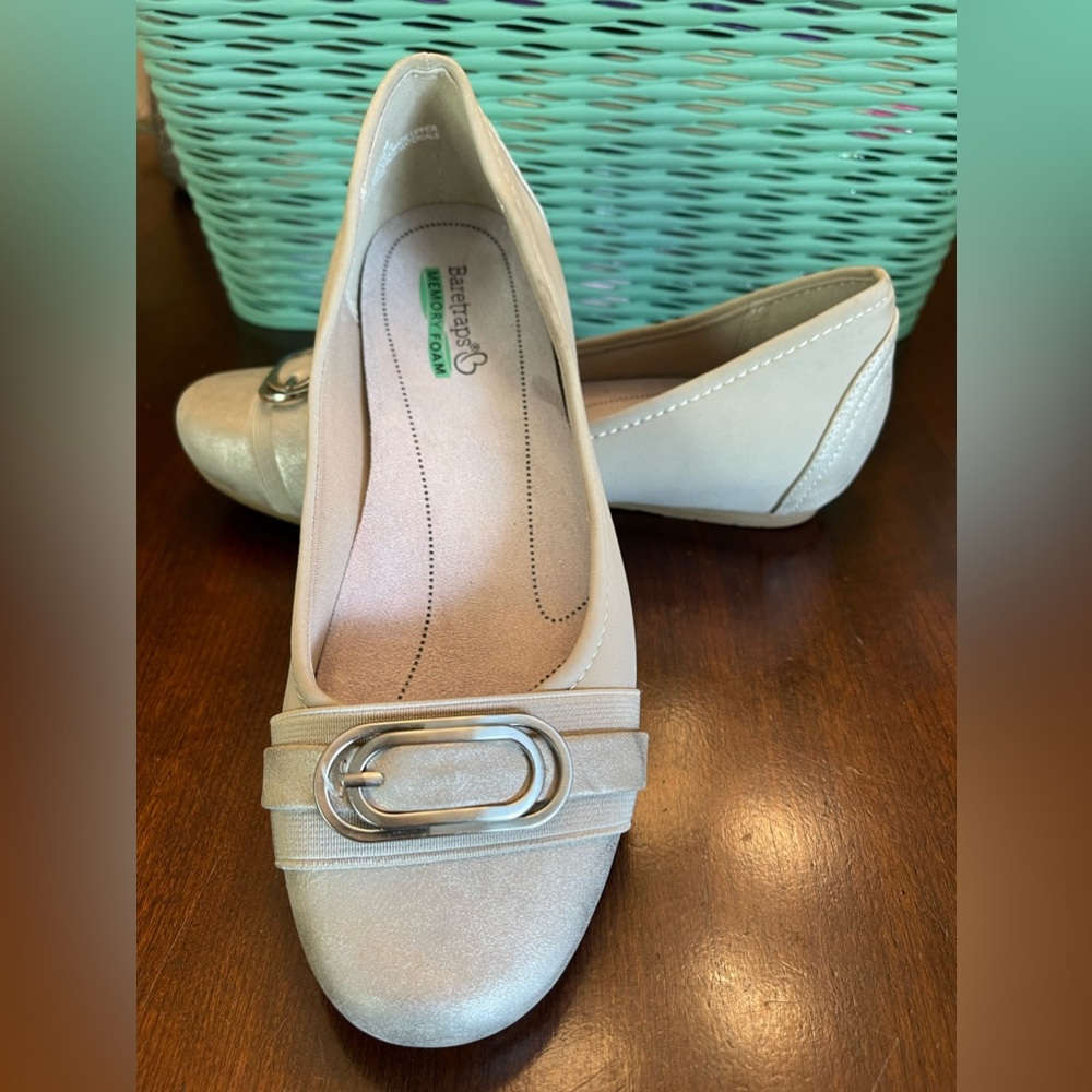 Baretraps "Markie" Flats, Champagne - SZ 6.5